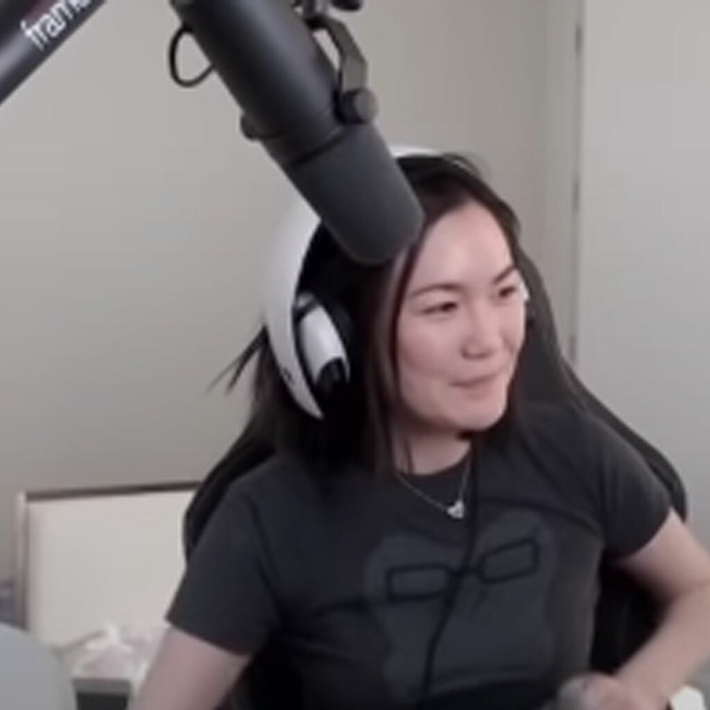 hafu uses the shure sm7b microphone to record audio for her twitch stream